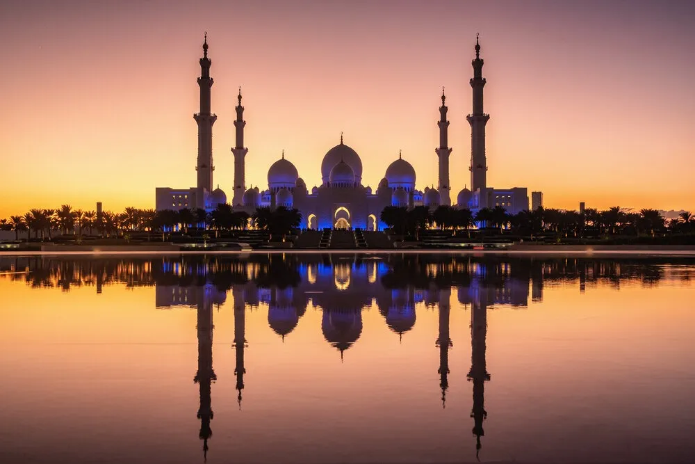 Seven Reasons to Visit Abu Dhabi: The Jewel of the United Arab Emirates